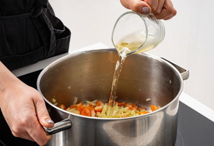 Фото шага рецепта Сливочный суп с хеком 189267 шаг 6  