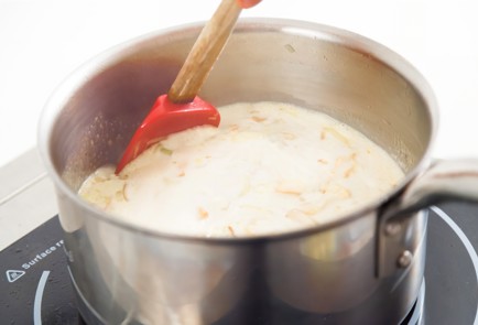 Фото шага рецепта Сливочный суп с лисичками и пореем 80090 шаг 5  