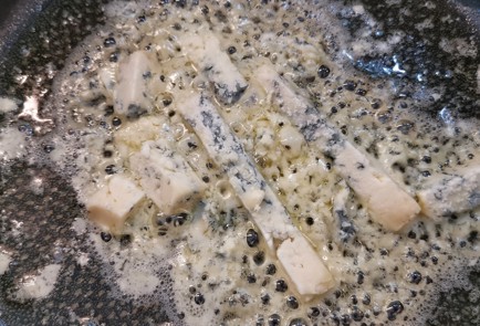 Фото шага рецепта Сливочный суп с мидиями 173576 шаг 4  