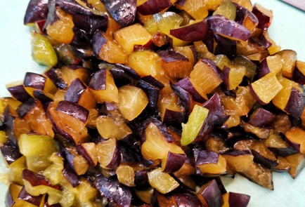 Фото шага рецепта Сливовый соус с прованскими травами 151428 шаг 1  