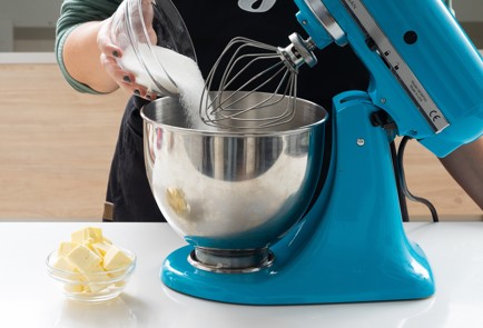 Фото шага рецепта Домашний пирог со сливой 151350 шаг 1  