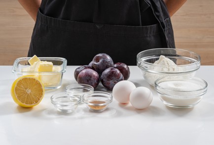 Фото шага рецепта Сливовый пирог New York Times 175164 шаг 1  