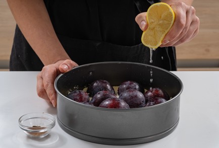 Фото шага рецепта Сливовый пирог New York Times 175164 шаг 8  