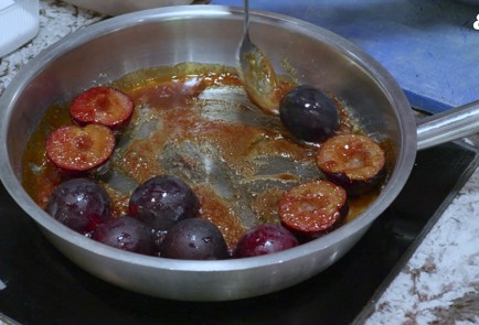 Фото шага рецепта Сливовый пирог 152707 шаг 9  