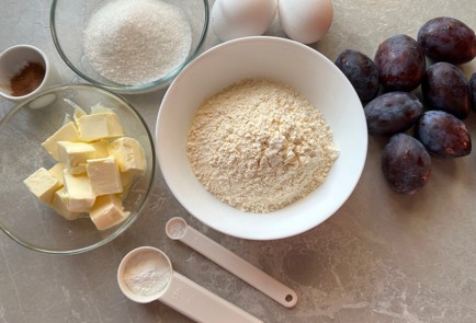 Фото шага рецепта Сливовый пирог 174513 шаг 1  