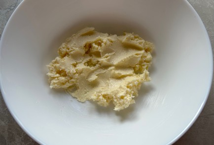 Фото шага рецепта Сливовый пирог 174513 шаг 2  