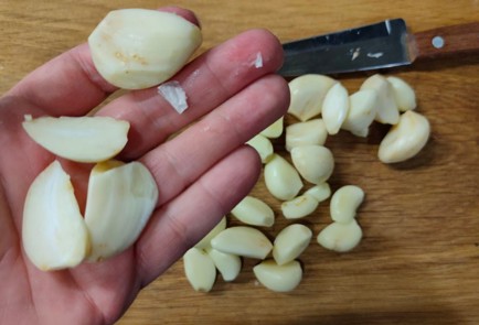 Фото шага рецепта Сливы запеченные с чесноком и розмарином 174413 шаг 5  