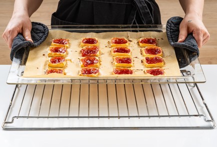 Фото шага рецепта Слоеное печенье с начинкой 175776 шаг 9  