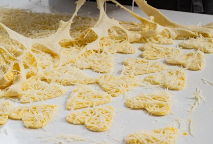 Фото шага рецепта Слоеное печенье с пармезаном 175775 шаг 8  