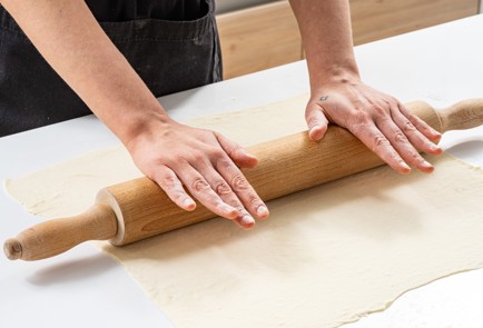 Фото шага рецепта Слоеное печенье Ушки 175774 шаг 2  