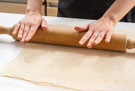 Фото шага рецепта Слоеное печенье Ушки 175774 шаг 4  