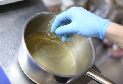 Фото шага рецепта Слоеное заливное из рыбы 137976 шаг 4  