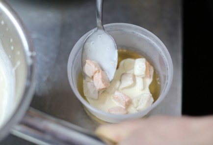 Фото шага рецепта Слоеное заливное из рыбы 137976 шаг 9  