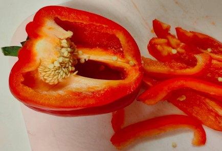 Фото шага рецепта Слоеный пирог с овощами и грибами 188772 шаг 6  