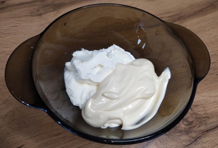 Фото шага рецепта Слоеный салат с курицей и грибами 189010 шаг 5  