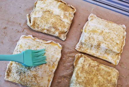 Фото шага рецепта Слойки с ветчиной и двумя видами сыра 151221 шаг 14  