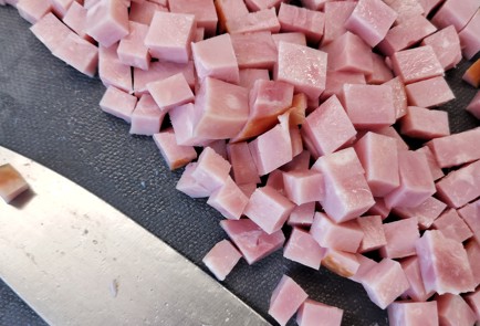 Фото шага рецепта Слойки с ветчиной и двумя видами сыра 151221 шаг 2  