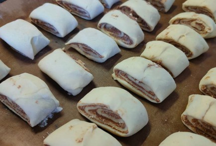 Фото шага рецепта Слойки с шоколадным кремом 189235 шаг 27  