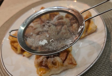 Фото шага рецепта Слойки с яблоком корицей и грецким орехом 188055 шаг 16