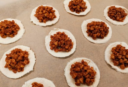 Фото шага рецепта Слойки с яблоками 176204 шаг 9  