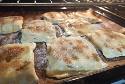 Фото шага рецепта Слойки с яблоком 191008 шаг 12