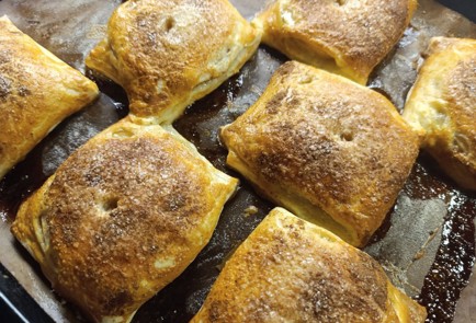 Фото шага рецепта Слойки с яблоком 191008 шаг 13