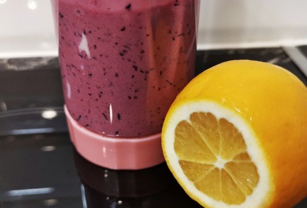 Фото шага рецепта Смузи из голубики 173592 шаг 6  