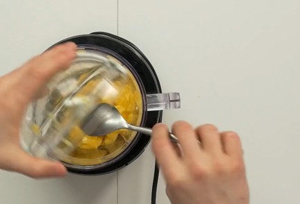 Фото шага рецепта Смузи из манго 136756 шаг 4  