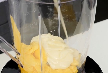 Фото шага рецепта Смузи из манго 136756 шаг 5  