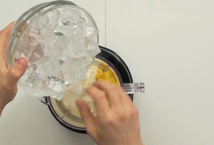 Фото шага рецепта Смузи из манго 136756 шаг 6  