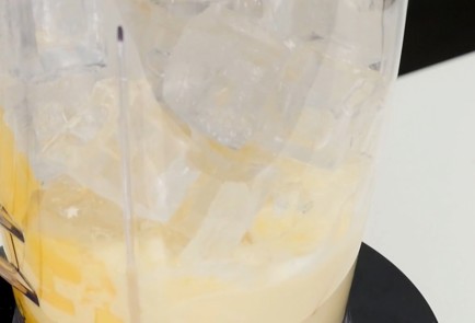 Фото шага рецепта Смузи из манго 136756 шаг 7  