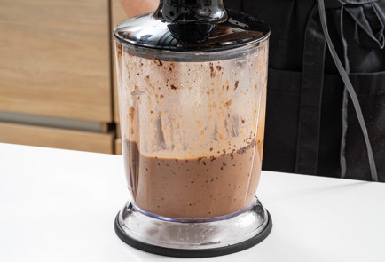 Фото шага рецепта Смузи с бананом финиками и арахисом 189507 шаг 8  