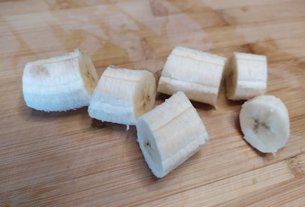 Фото шага рецепта Смузи с огурцом и имбирем 189104 шаг 2