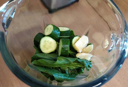 Фото шага рецепта Смузи с огурцом и имбирем 189104 шаг 6