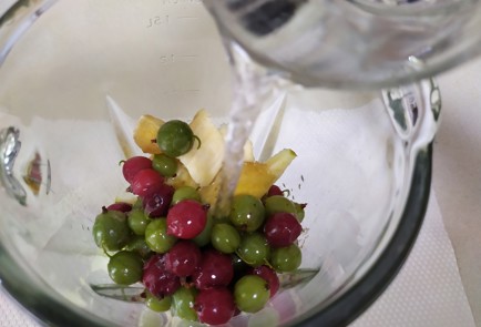 Фото шага рецепта Смузи с сельдереем и крыжовником 190006 шаг 7  