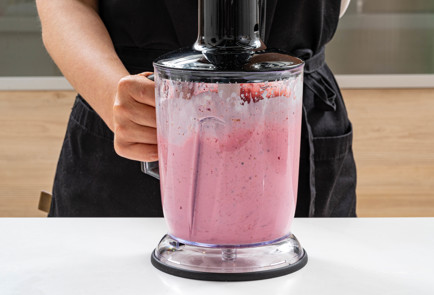 Фото шага рецепта Смузи с вишней и миндалем 189498 шаг 7  