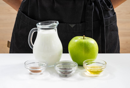 Фото шага рецепта Смузи с яблоком и корицей 189508 шаг 1  