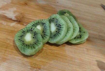 Фото шага рецепта Смузи с киви 191215 шаг 9