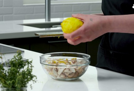 Фото шага рецепта Сочная индейка с пряными травами 152268 шаг 4  