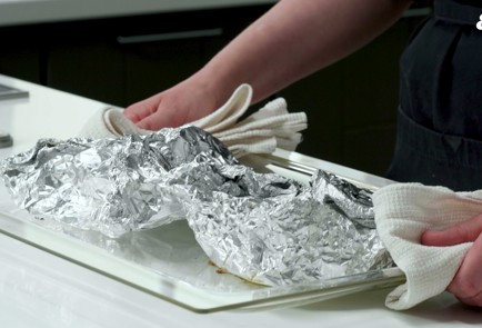 Фото шага рецепта Сочная индейка с пряными травами 152268 шаг 9  