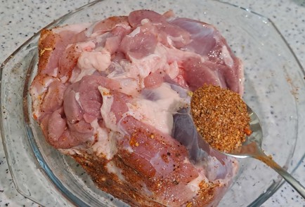 Фото шага рецепта Сочная свиная лопатка в духовке 186611 шаг 7  