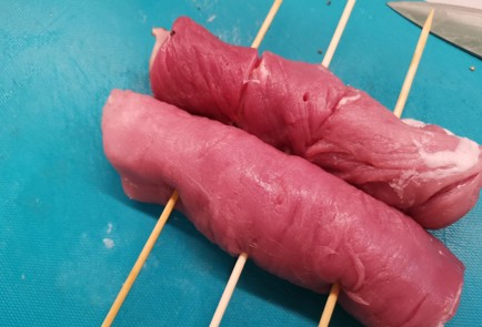 Фото шага рецепта Сочная свиная вырезка с беконом 175644 шаг 7  