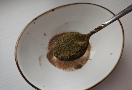 Фото шага рецепта Сочная свинина с чесноком в рукаве 189370 шаг 5  