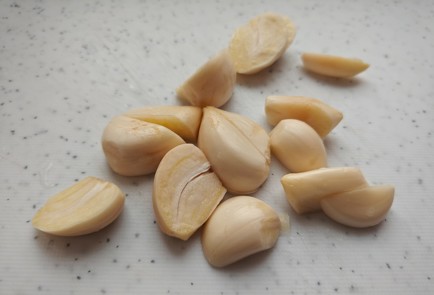 Фото шага рецепта Сочная свинина с чесноком в рукаве 189370 шаг 7  