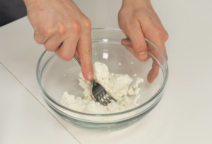 Фото шага рецепта Сочники 136757 шаг 6