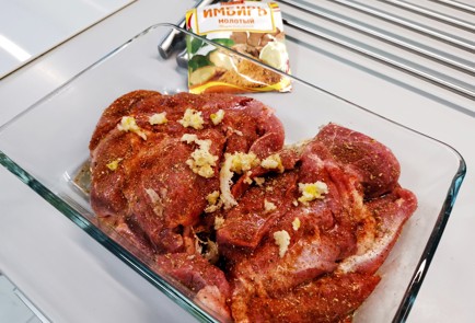 Фото шага рецепта Сочное бедро индейки запеченное в рукаве 140686 шаг 7  