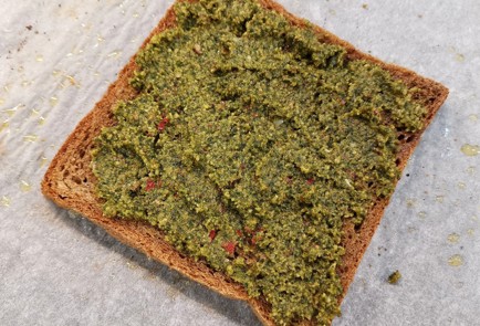 Фото шага рецепта Сочный сэндвич с моцареллой и пармезаном 152928 шаг 2