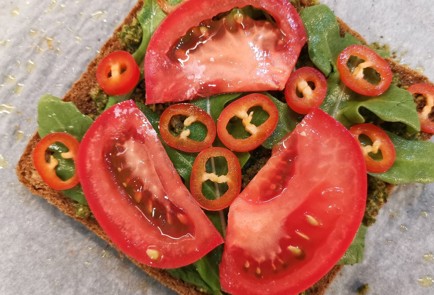 Фото шага рецепта Сочный сэндвич с моцареллой и пармезаном 152928 шаг 4