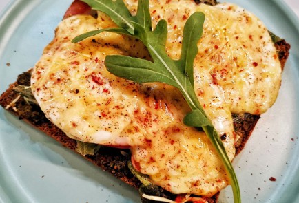 Фото шага рецепта Сочный сэндвич с моцареллой и пармезаном 152928 шаг 9