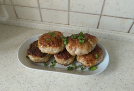 Фото шага рецепта Сочные котлеты из индейки свинины и картофеля 189149 шаг 12  